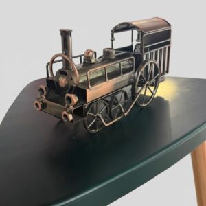 METAL VINTAGE VEHICLE